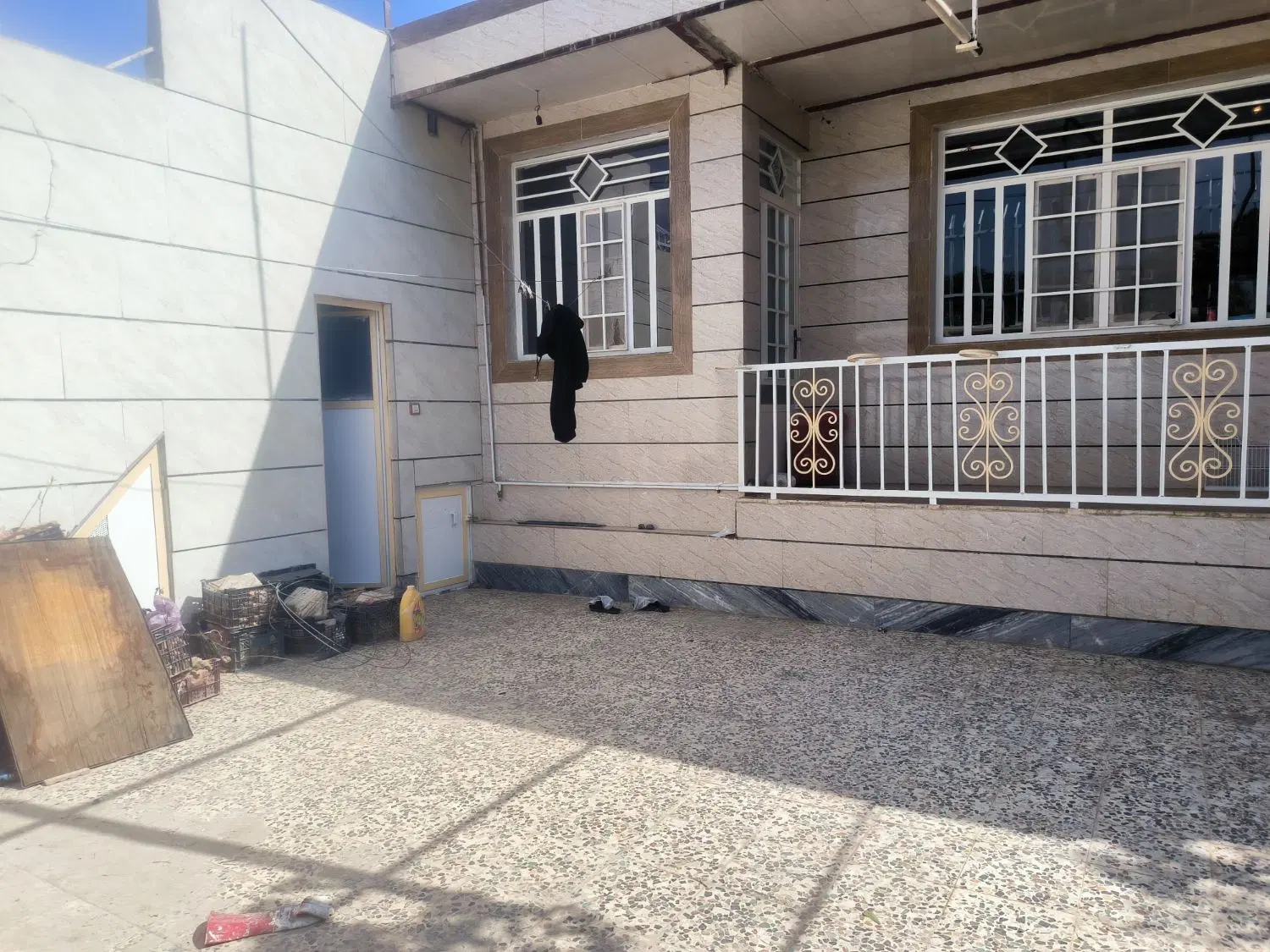 خانه در قلعه سنگی