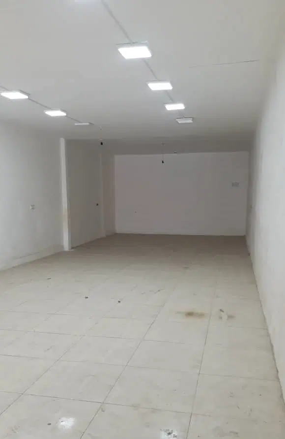 مغازه ۱۲۰ متر حاشیه کشاورز ۱