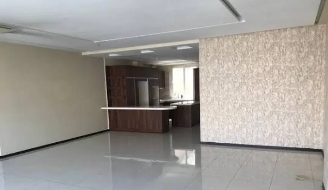 ۹۸ متری با ۵۰ متر حیاط اختصاصی _ فول امکانات