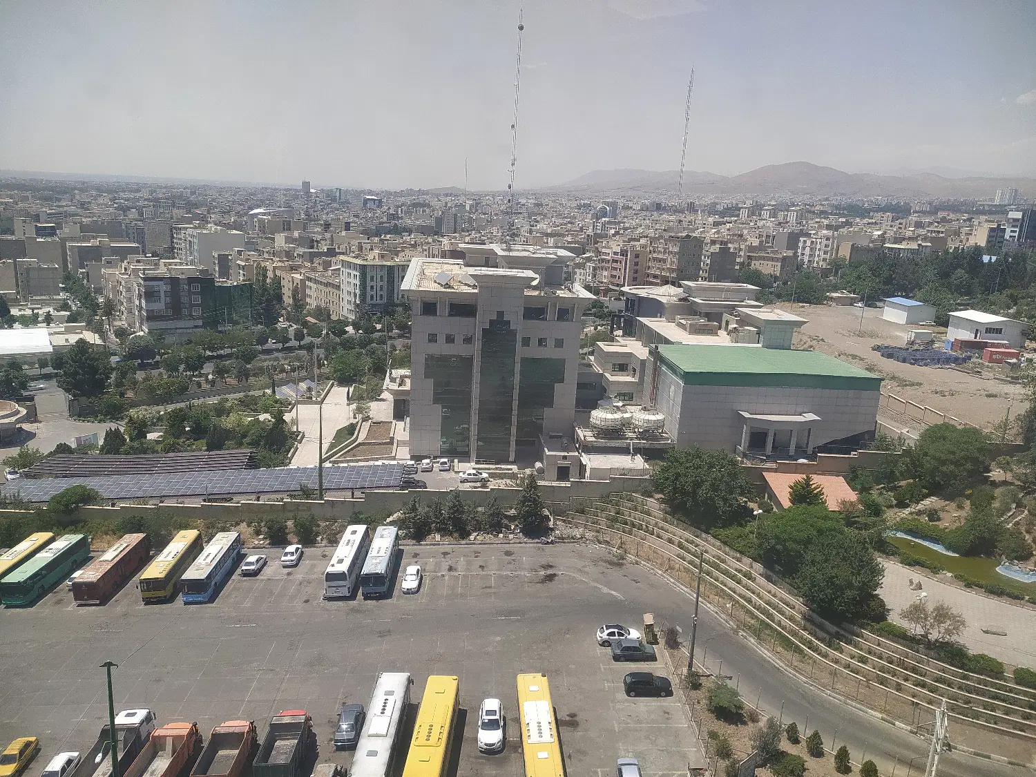معاوضه زمین در اندیشه با خودرو سواری