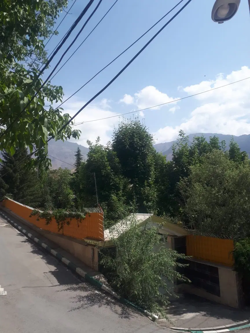 زمین با بنا لواسان کوچک