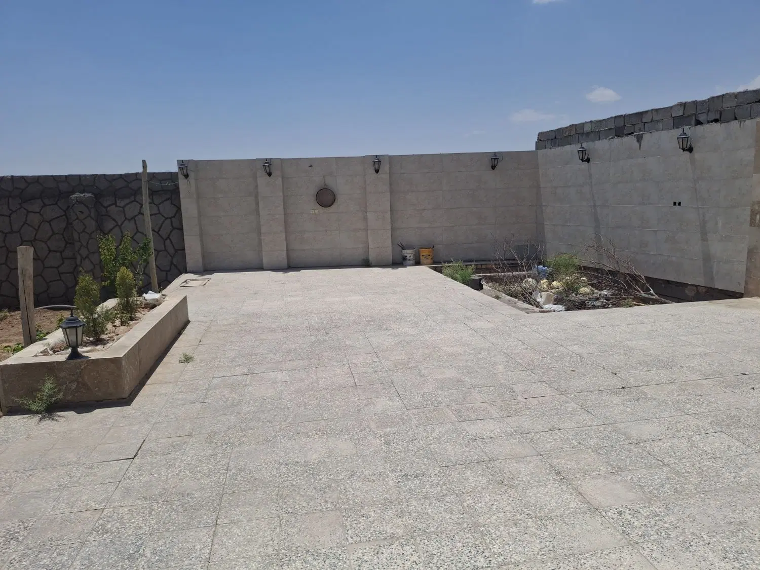باغ گز برخوار