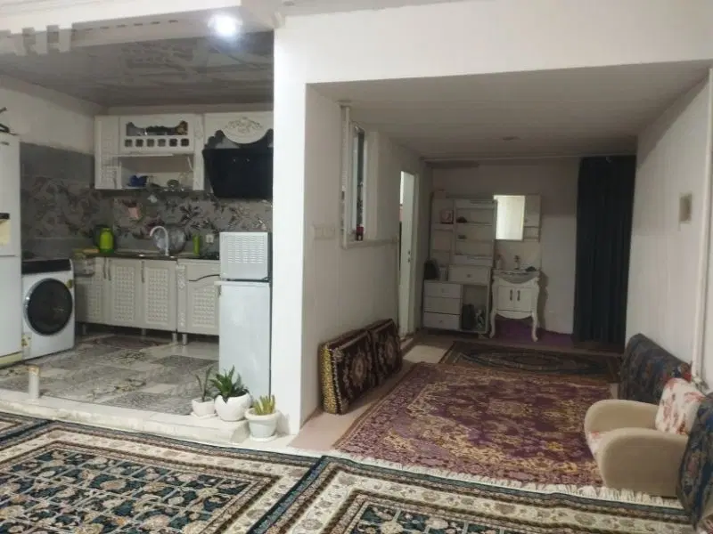خانه اجاره ی پایین جاده