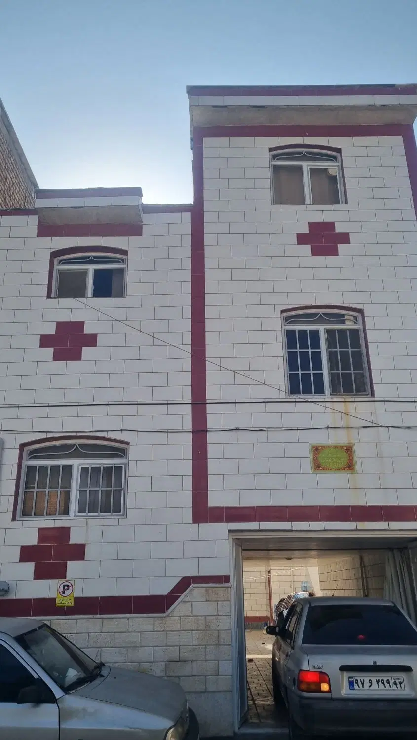 خانه کوچه کاووسی داخل قلب شهر ۱۶۳مترزمین