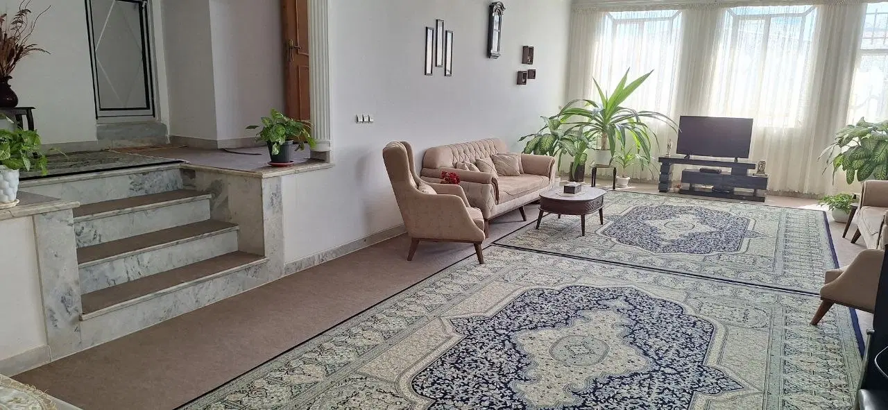 اجاره واحد ۱۳۰ متری واقع در شهرک شهرداری(ایثار)