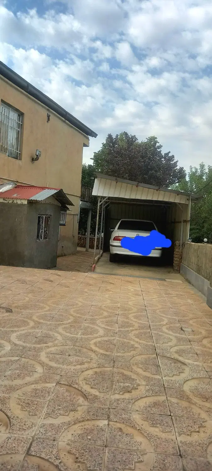 فروش، ملک