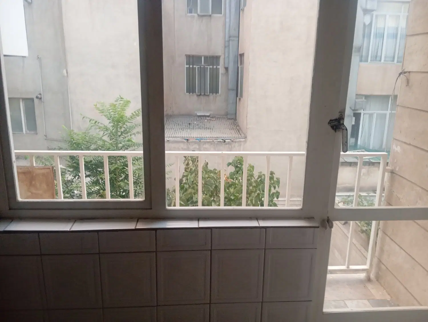 ۴۷متر طبقه اول پرستار شمالی کوچه نجفی فایل املاک