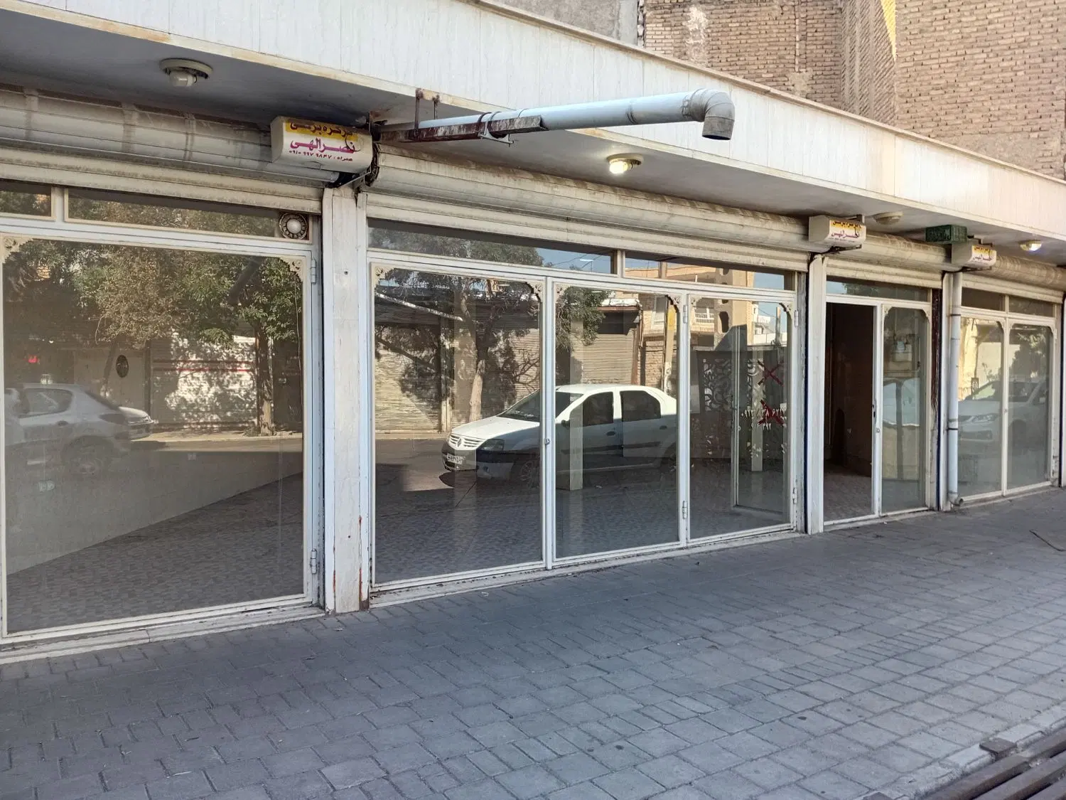 اجاره مغازه ۹۲ متری بر خیابان امیرکبیر
