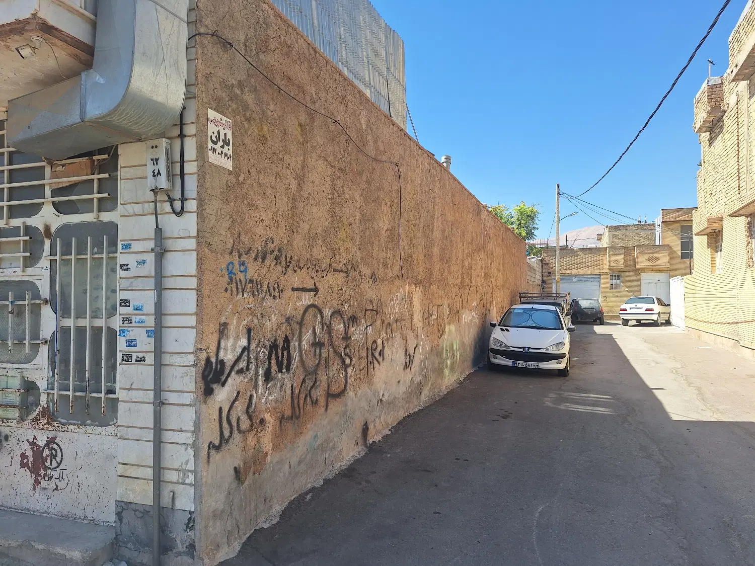 ویلایی 300 متری سر سه نبش دو بر کوچه