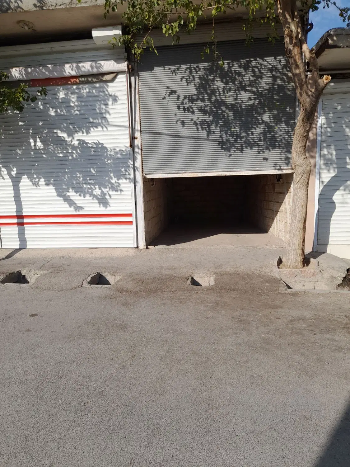 مغازه بیس متری اناخاتون