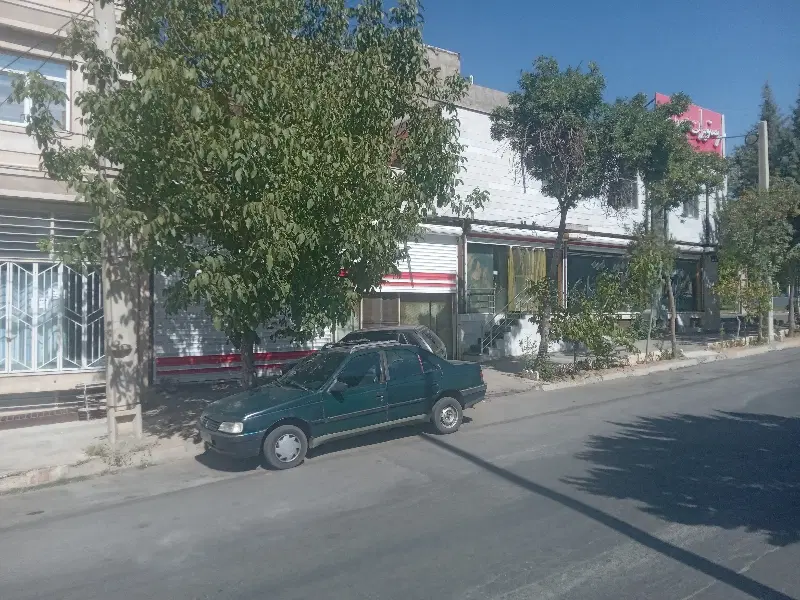 ۱۱۰متر تجاری جنب رستوران بختیاری