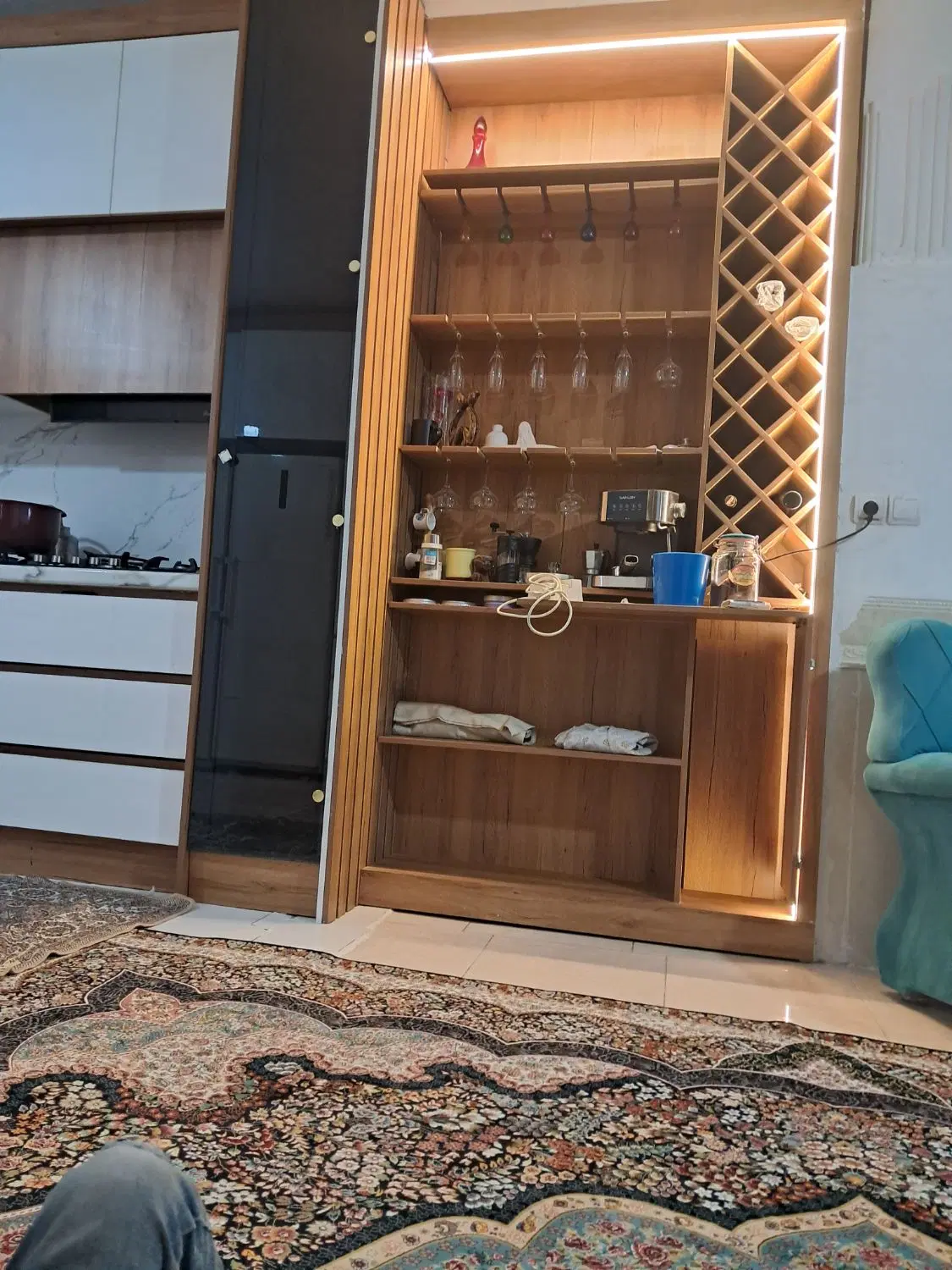 طبقه اول اپارتمان