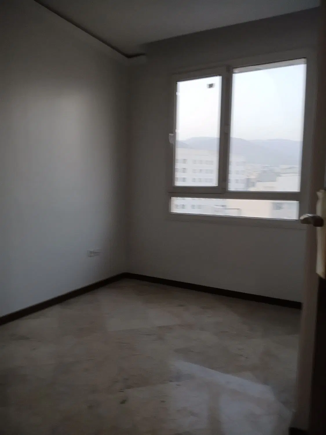 اجاره ۱۳۰ متری شاهین شمالی ۳ خواب ۸ ساله