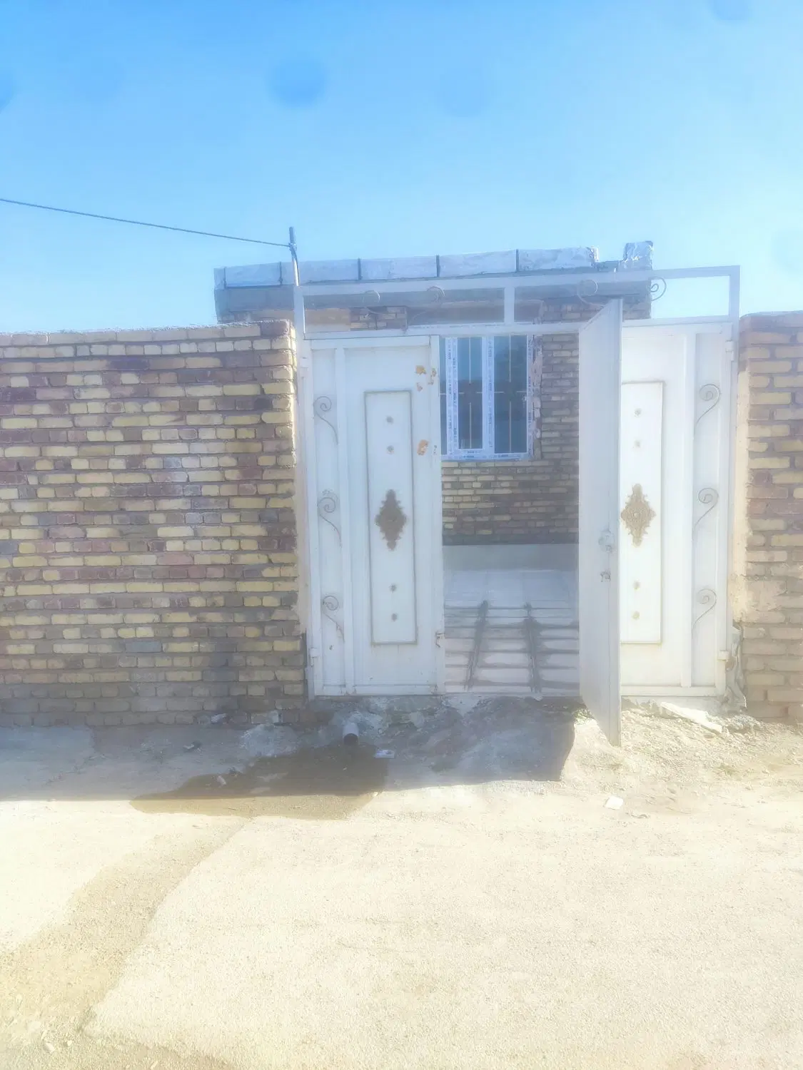 حیاط 100متری