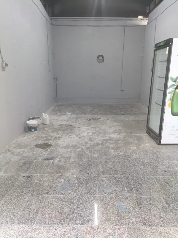 مغازه داخل کارواش هست