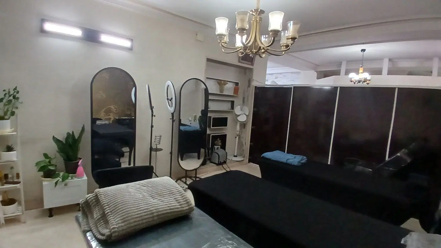 واحد اداری ۷۰ متر تخلیه رو به نما