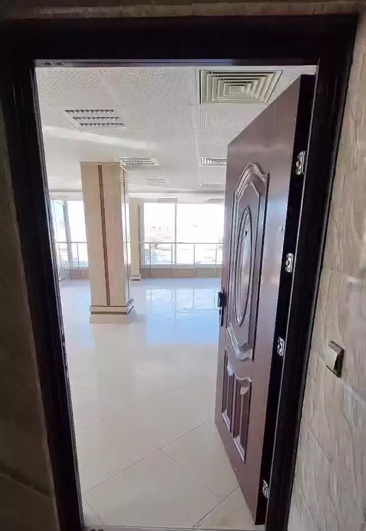 اجاره واحد ۱۶۱ متری
