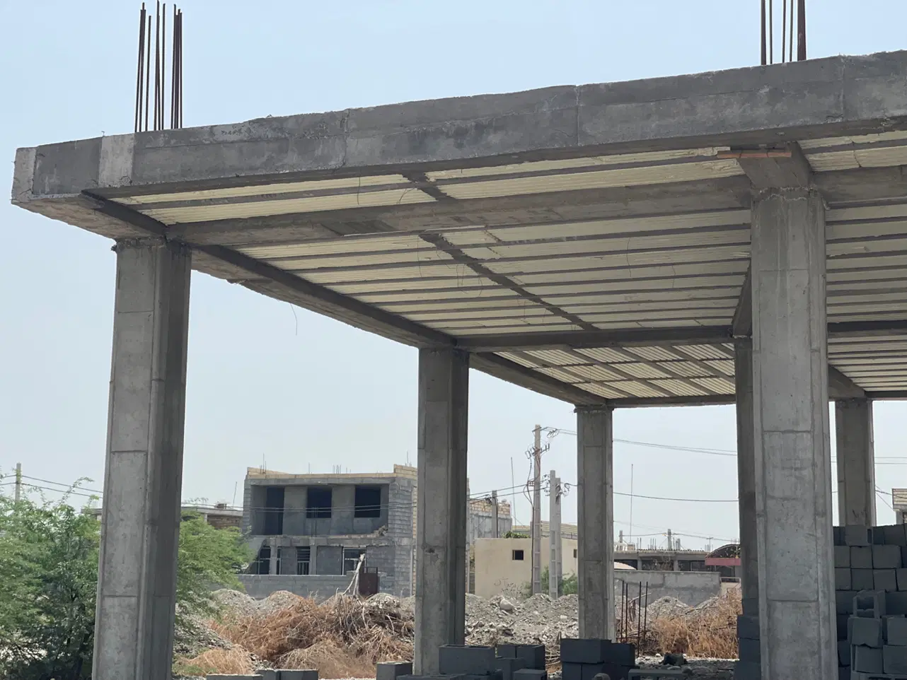 خانه ویلایی نیمه کاره 120 متری