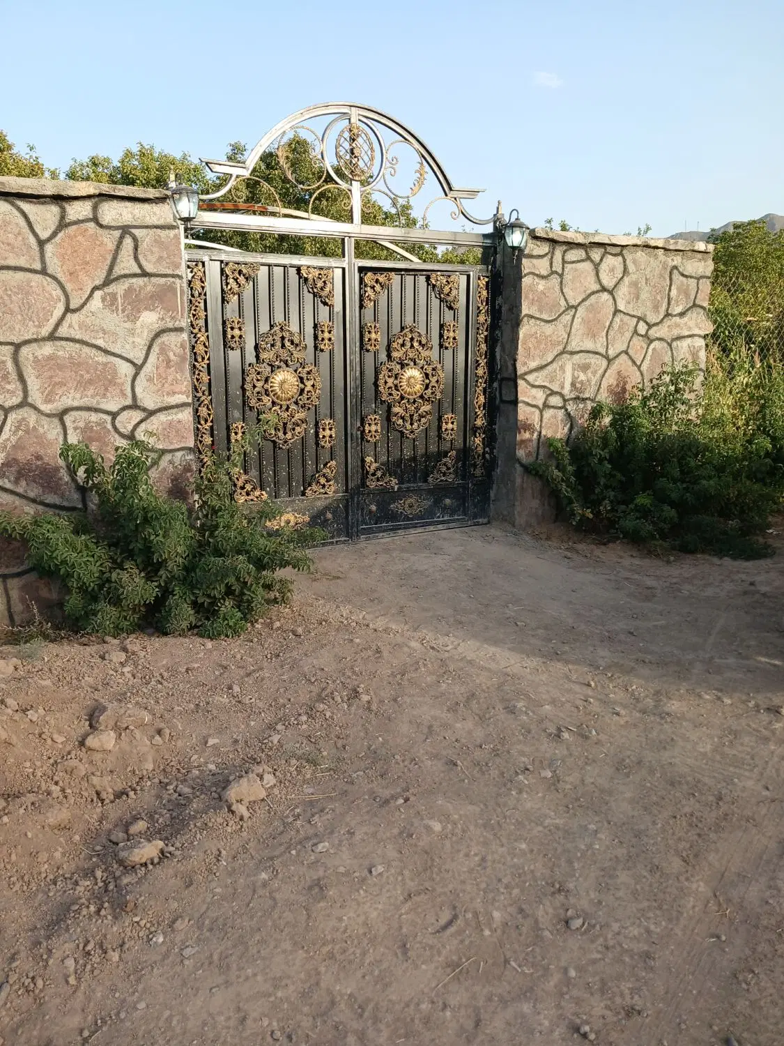 باغی در روستای طینوج