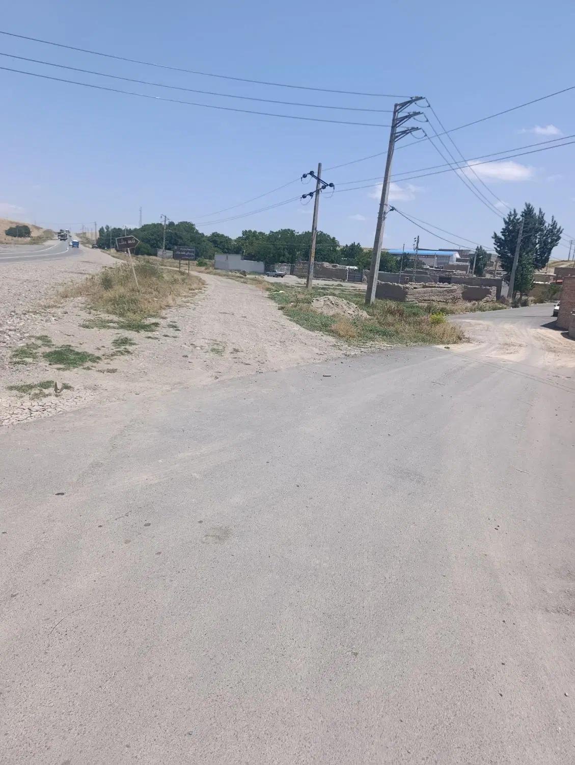 باغ وقطعه زمین مسکونی جاده کلیبردر روستای قلعه ملک