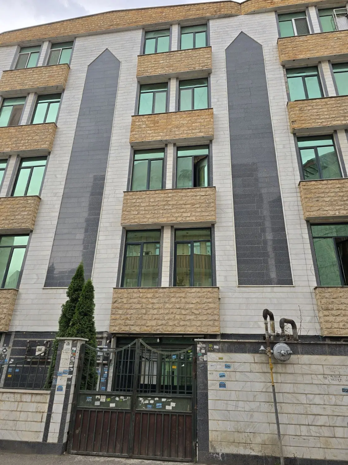 فروش آپارتمان یکجا ۶۰۰ شهرک آزادی
