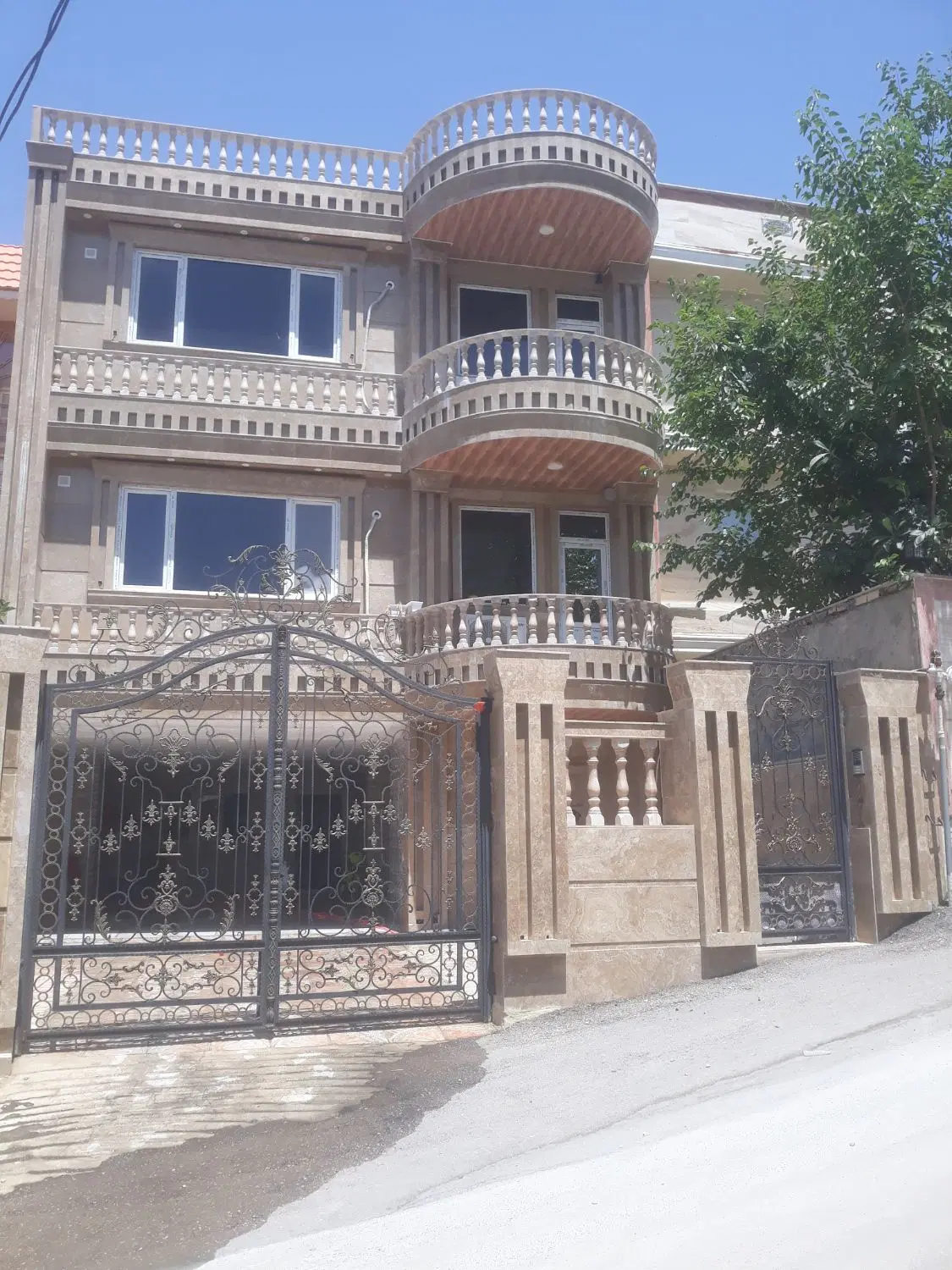 فروش دوطبقه در ابوذر ۸ گلسار یک