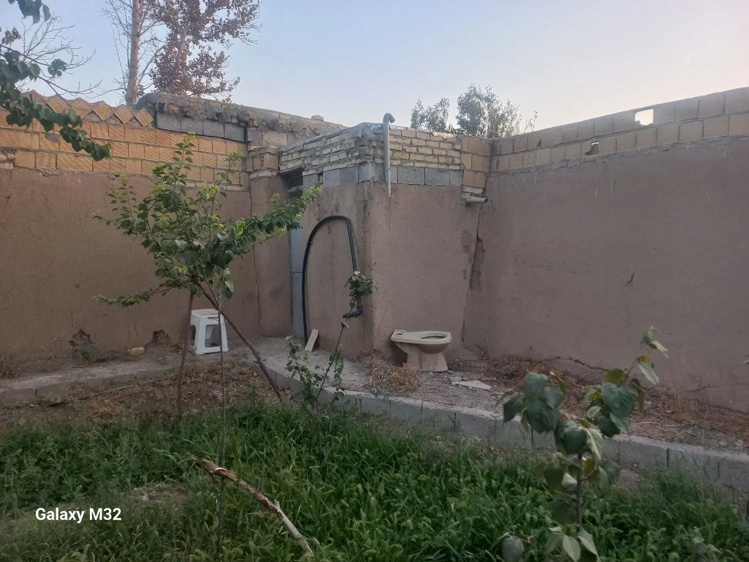 باغ دیواردار در خمینی شهر