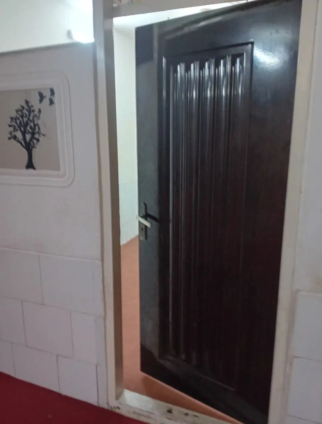 یک واحد زیر زمین اجاره داده می شود