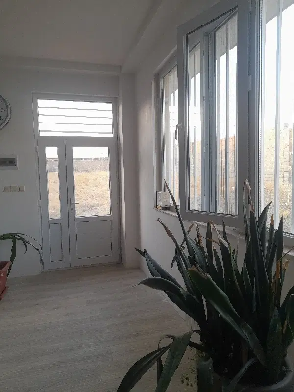 گاراژ ۲۰۰۰ متری روبروی گمرک