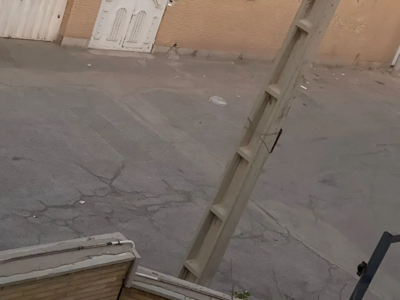 زمین شرف آباد
