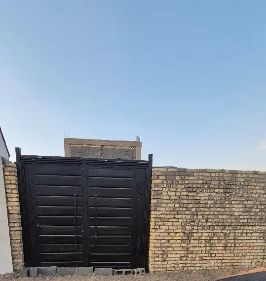 ساختمان نیمه کاره