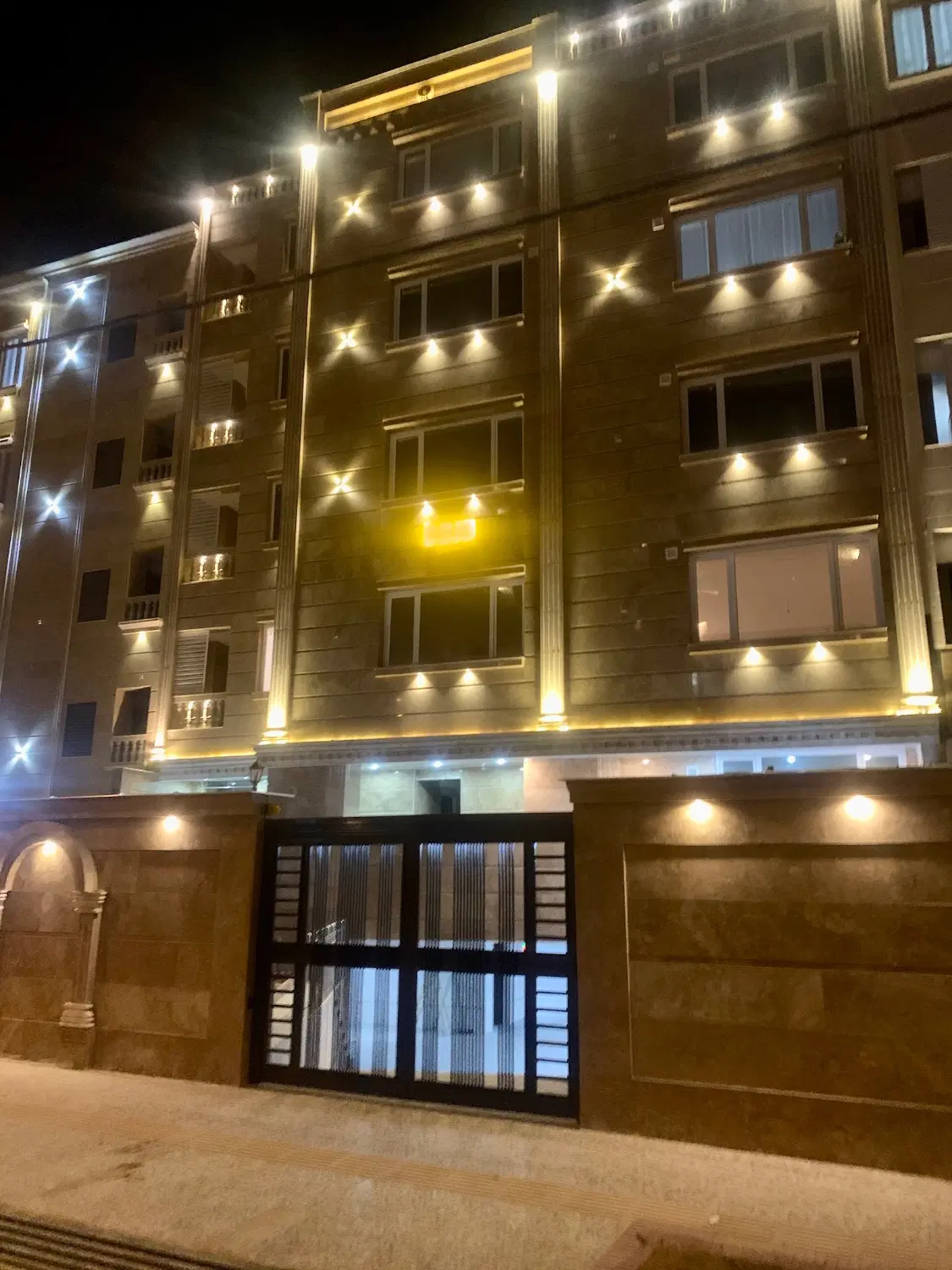 آپارتمان ۲ خوابه رشد جنوبی ،  کلید نخورده