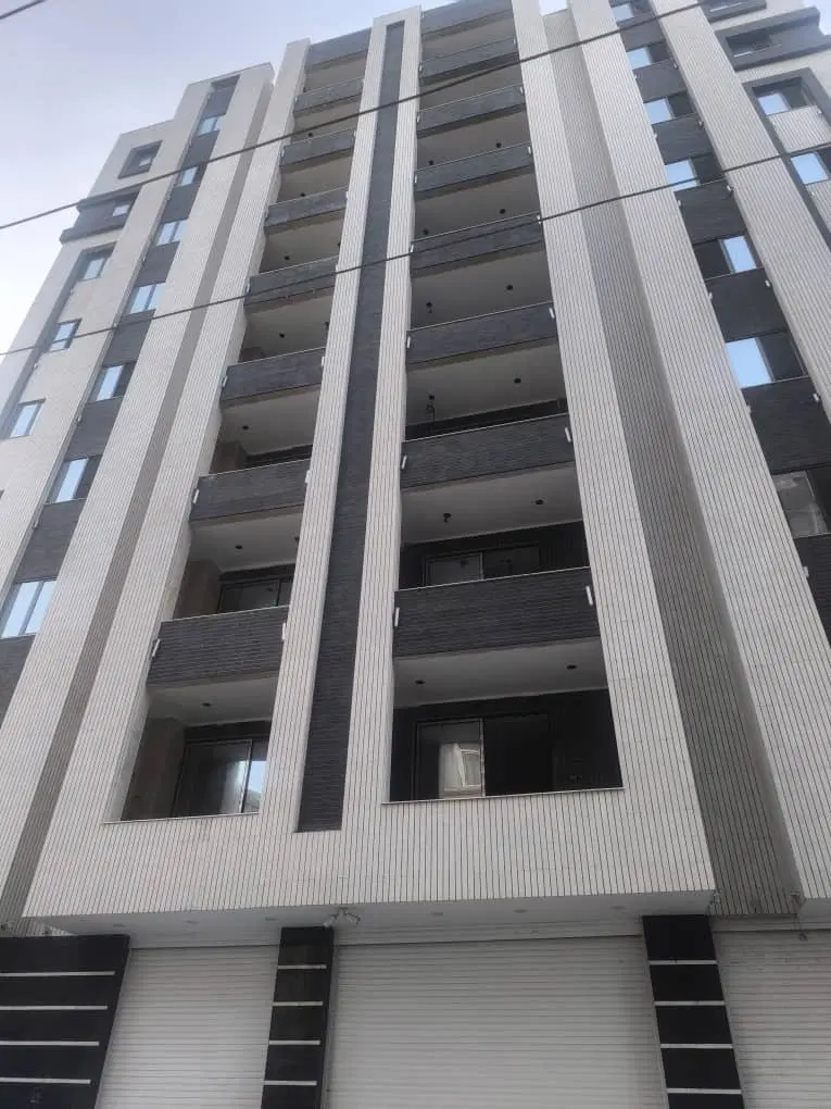 پیش فروش 100متری میدان شاه حسینی بسمت آگاهی