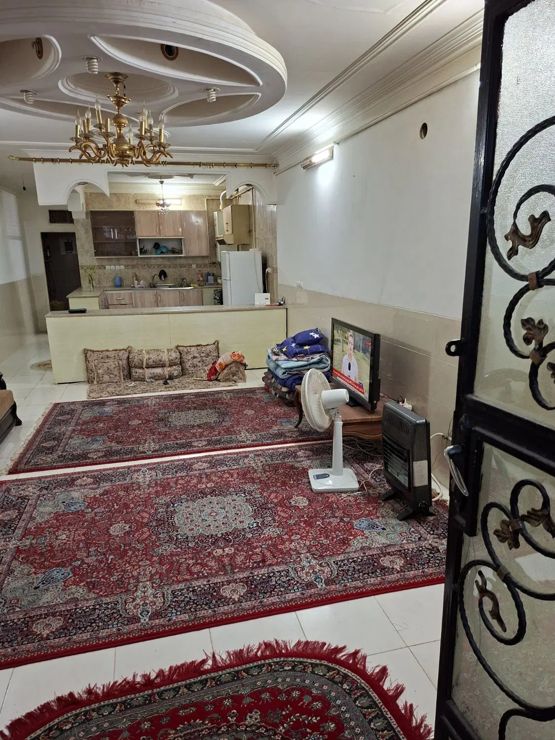 نیم طبقه مغازه هجرت
