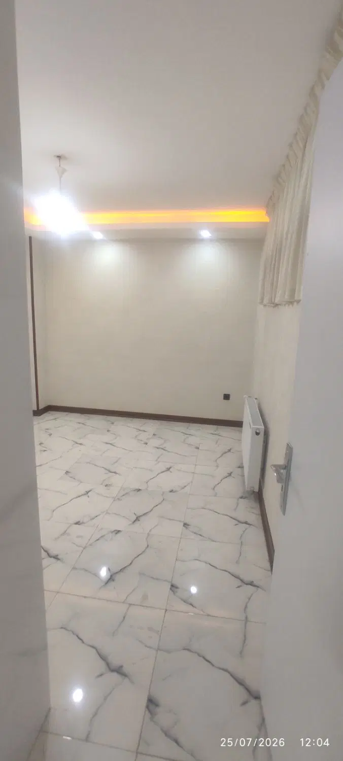 منزل اپارتمان 70متری صفر مالک هستم