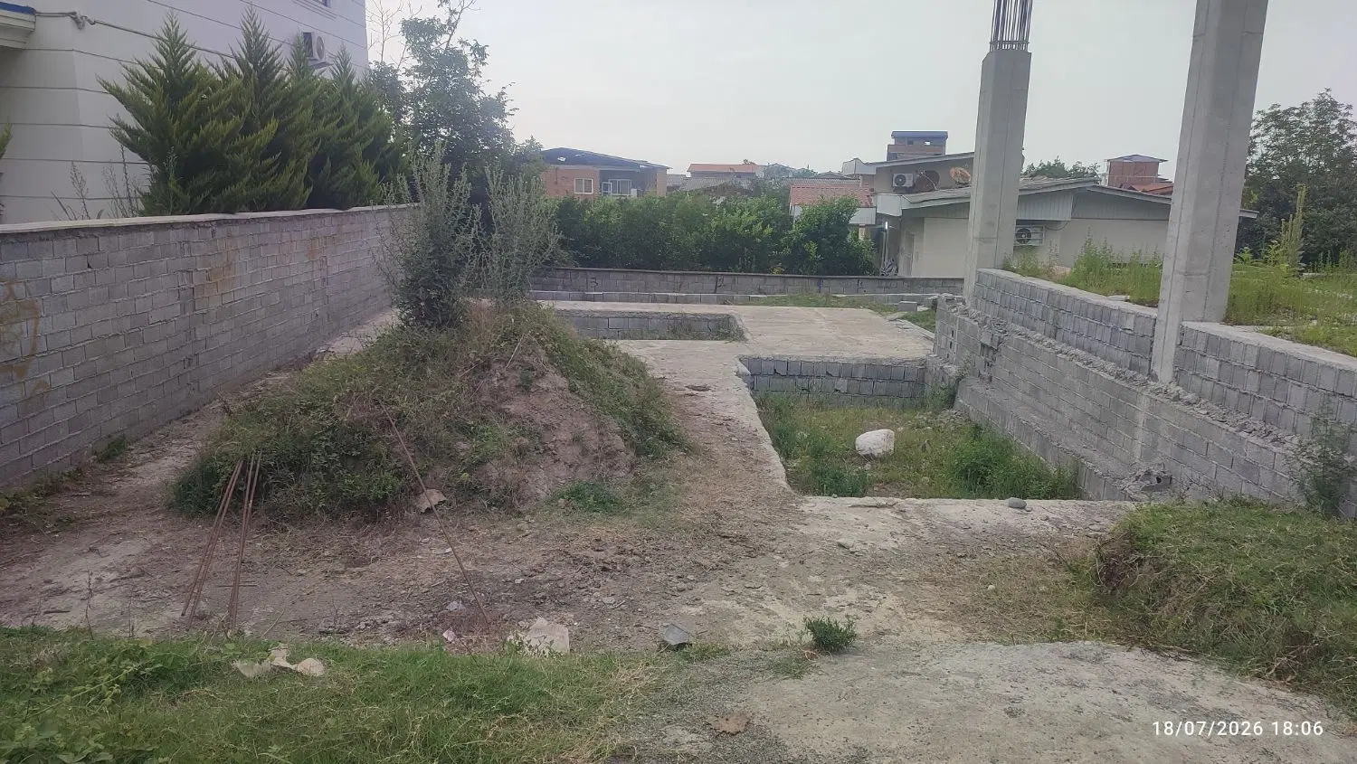 زمین ۲۶۰متری با جواز ساخت و کارای اولیه