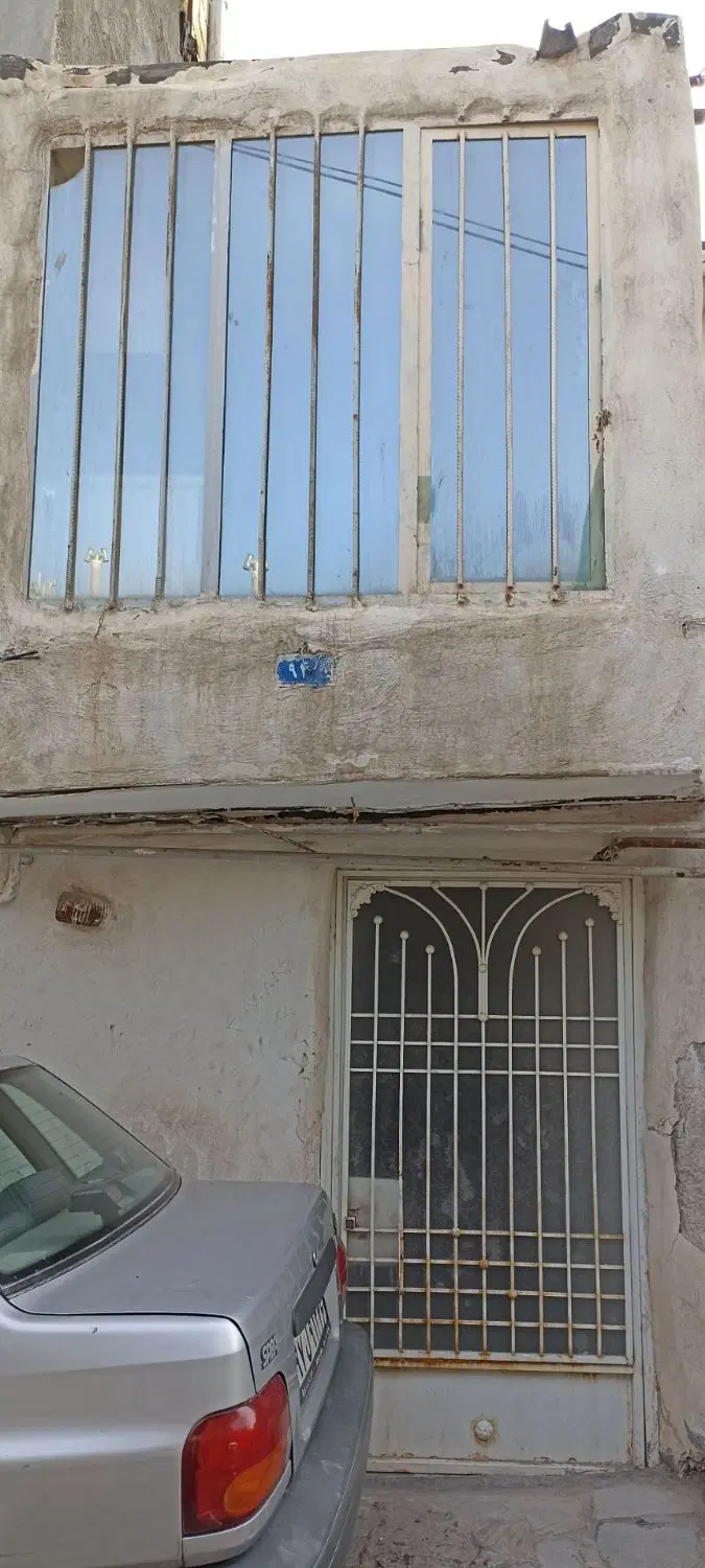 ملک دربست