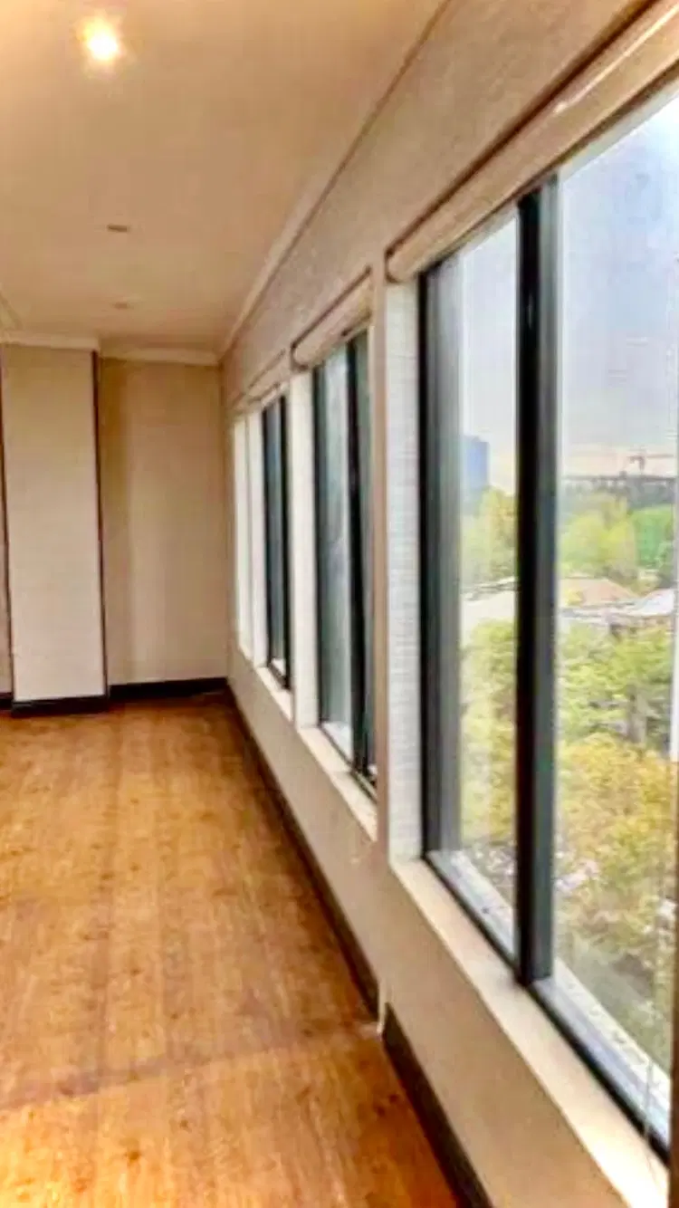 ۲۰۰ متر  سنداداری  جردن*   ۲پارکینگ سندی و ۲ انبار