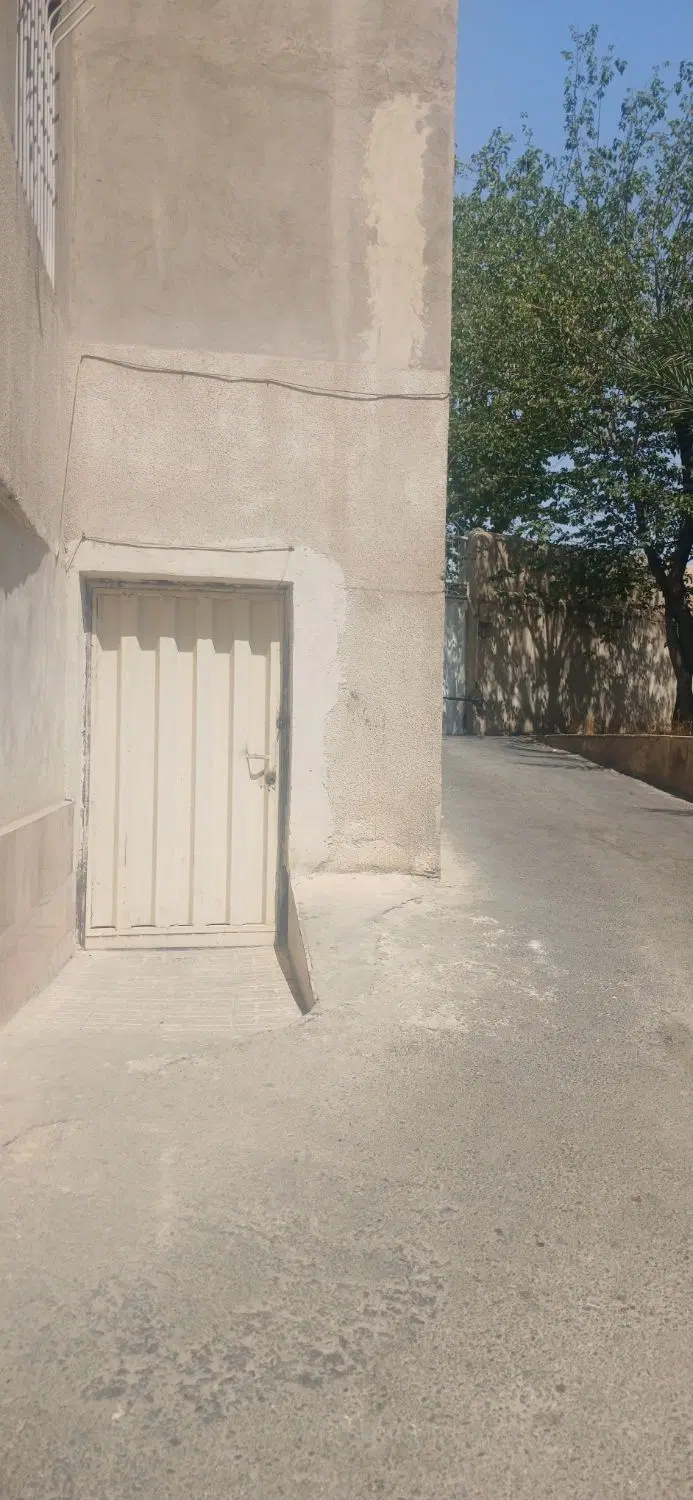 اجاره انبار ۳۰متری با درب ریموتی و مجزا و ماشین رو