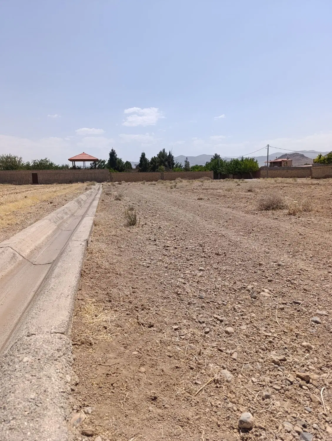 زمین باغ وویلای
