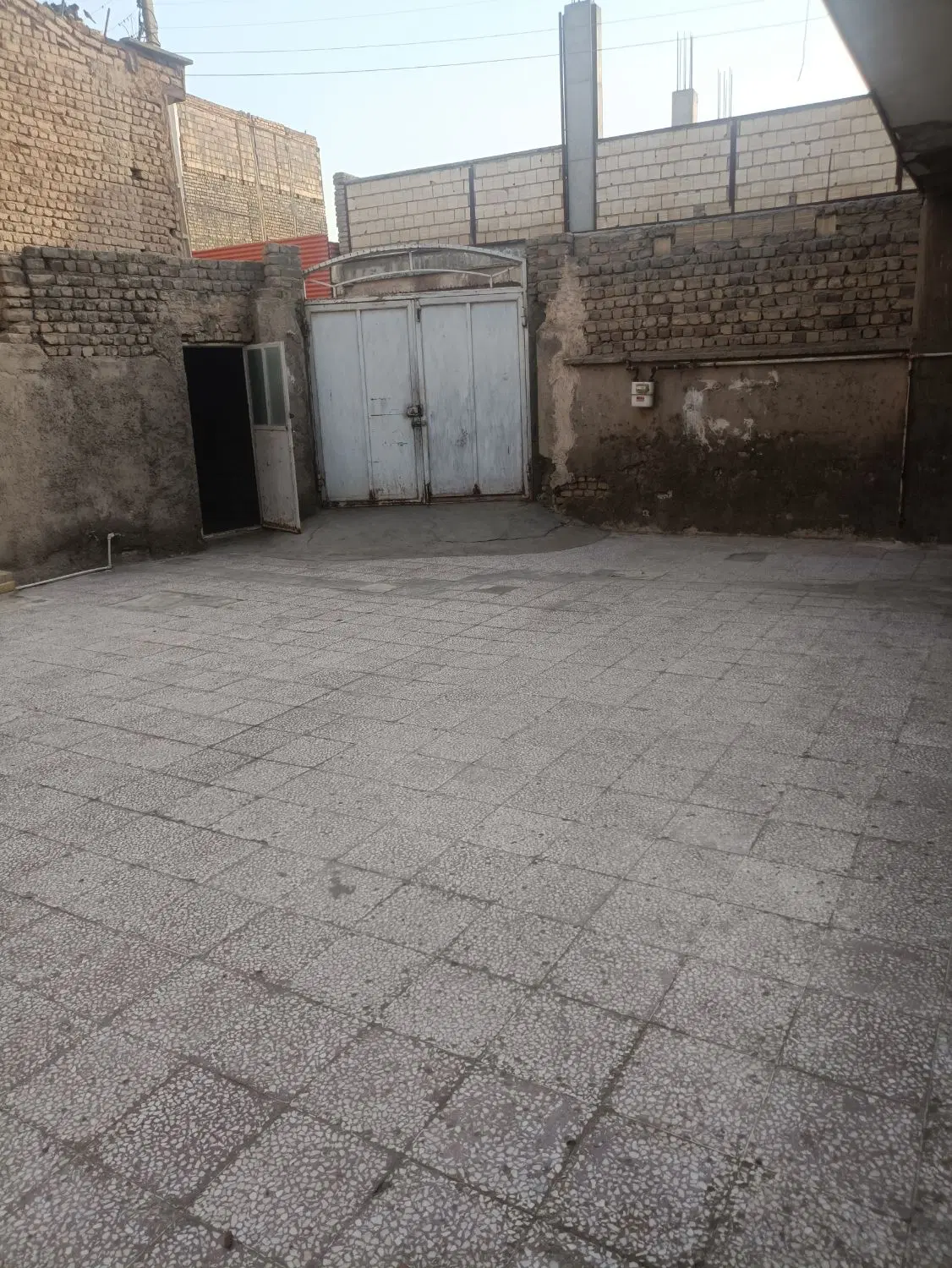 خانه دونبش 190 متر دلباز