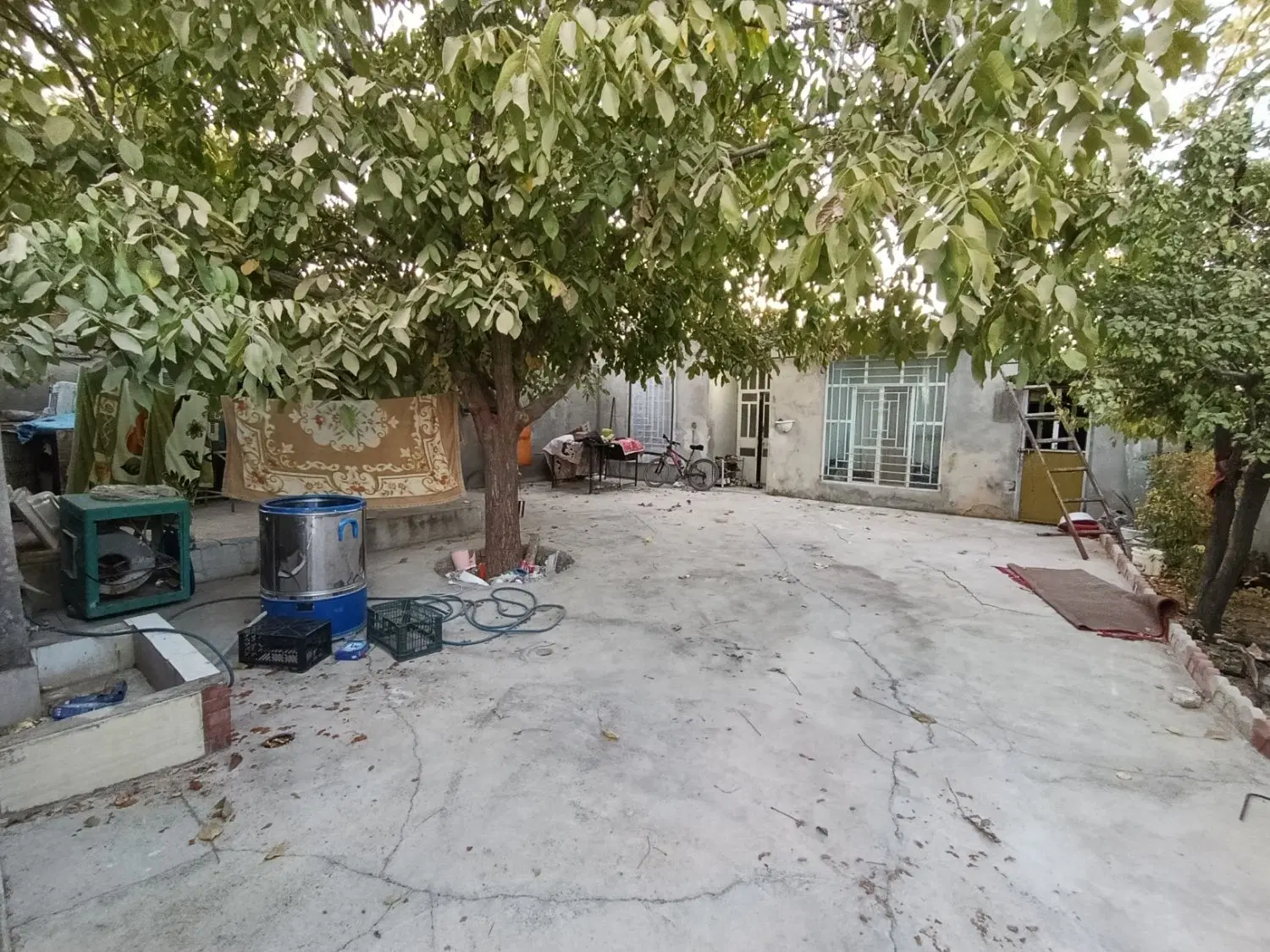 خانه ی حیاط دار مستقل