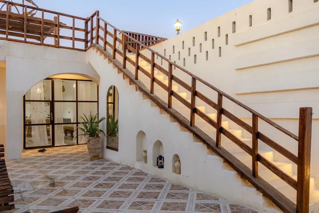 اقامتگاه دربستی دینگو