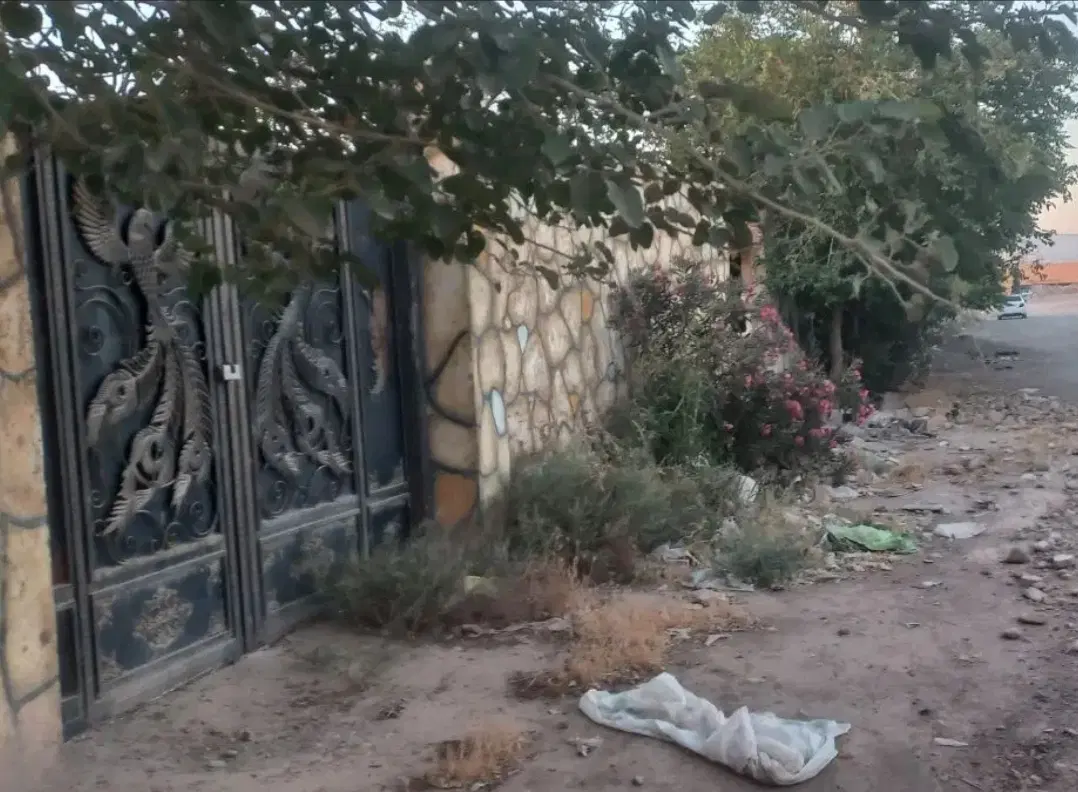 چهار دیواری گلزار