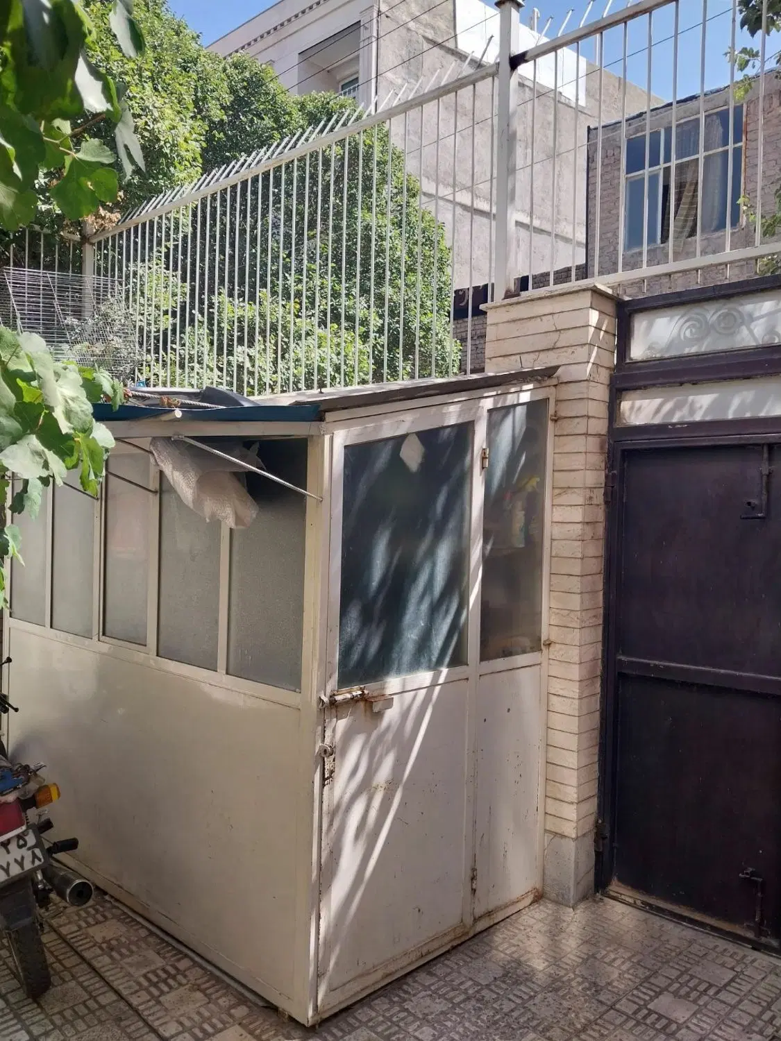 ویلایی کلنگی دو کله قابل سکونت متراژ ۱۷۶ متر