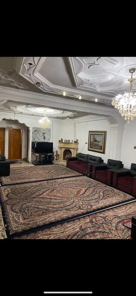 واحد ۱۳۵متری_مرکز شهر_راه پله جدا_دارای سوییت