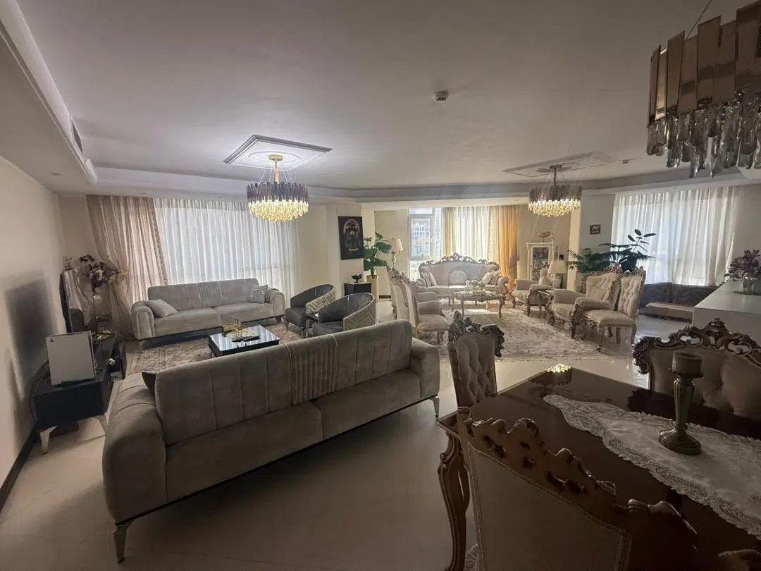 سعادت آباد ۱۷۰متر ۳خواب *۲ پارکینگ*