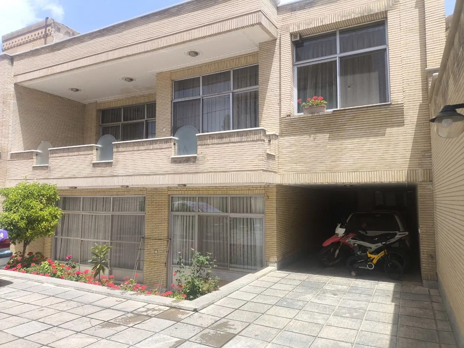 فروش منزل ویلایی دو طبقه کوی سپاهان