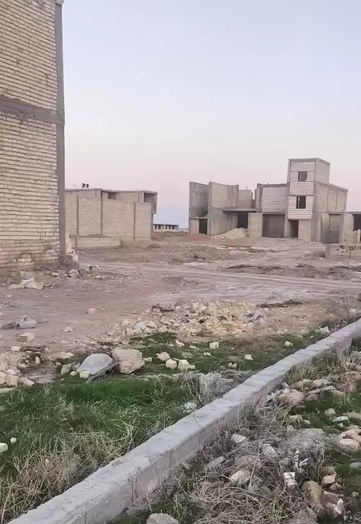 زمین درب حیاط معاوضه