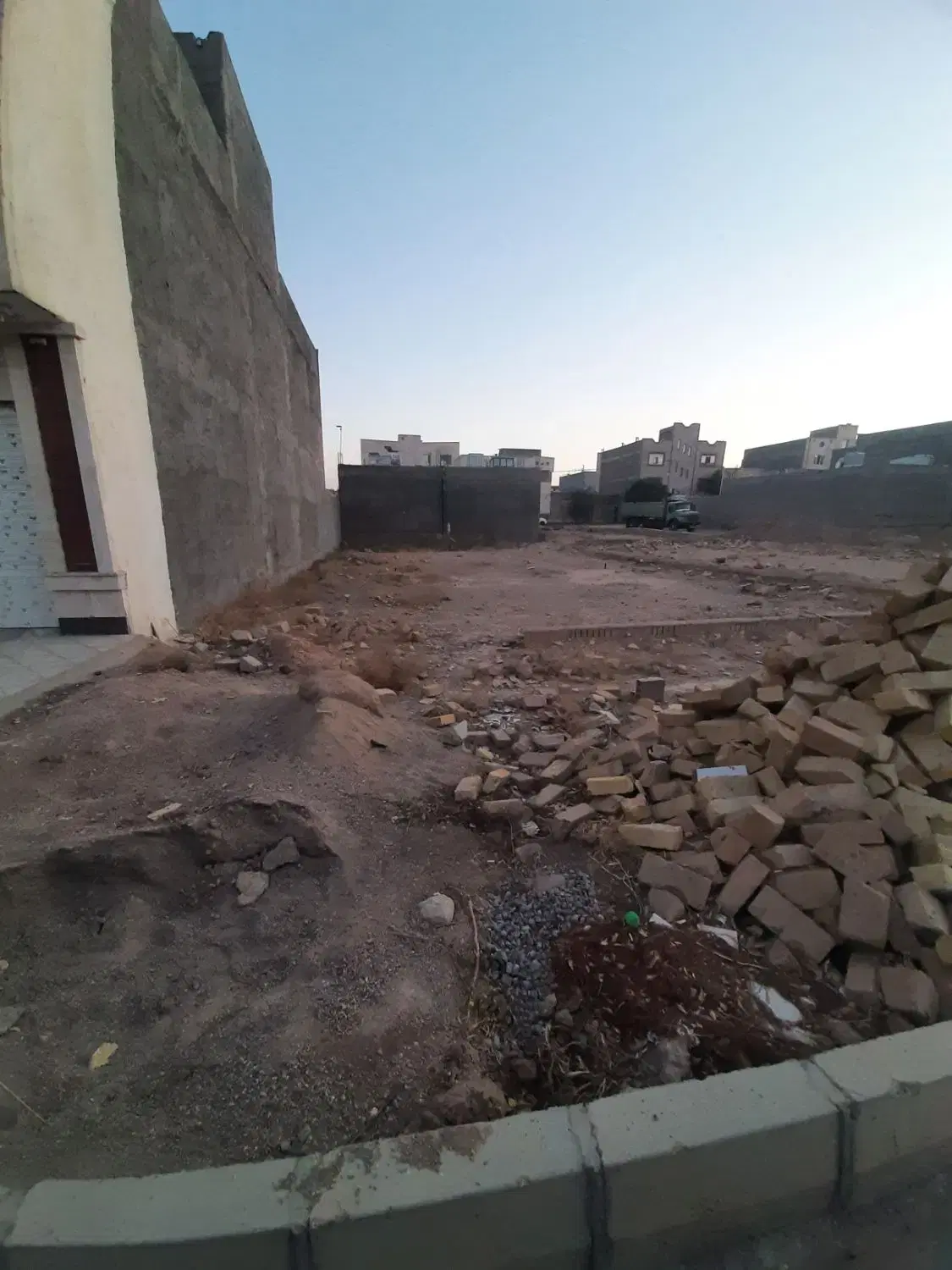 ۱۵۰ متری بر خیابون اصلی کشاورز